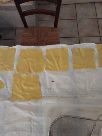 Drying the homemade pasta